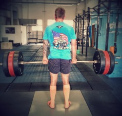 Finally my Khalipa shirt arrived from NorCal CrossFit !! today i did some 5x3 Deadlift with 170 kg \ 375 lbs to celebrate the shirt ;-) Did you trained today ? what did you do ?
