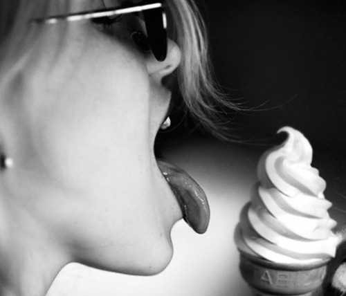 xsosandy: Ohhhh… i LOVE ice cream