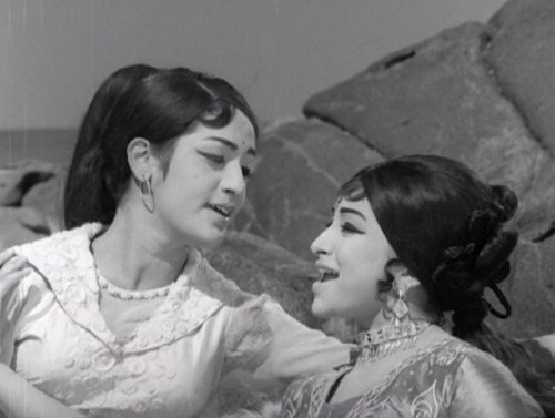  Kasethan Kadavulada (1972) 