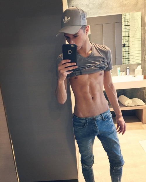 KIK: horniboini