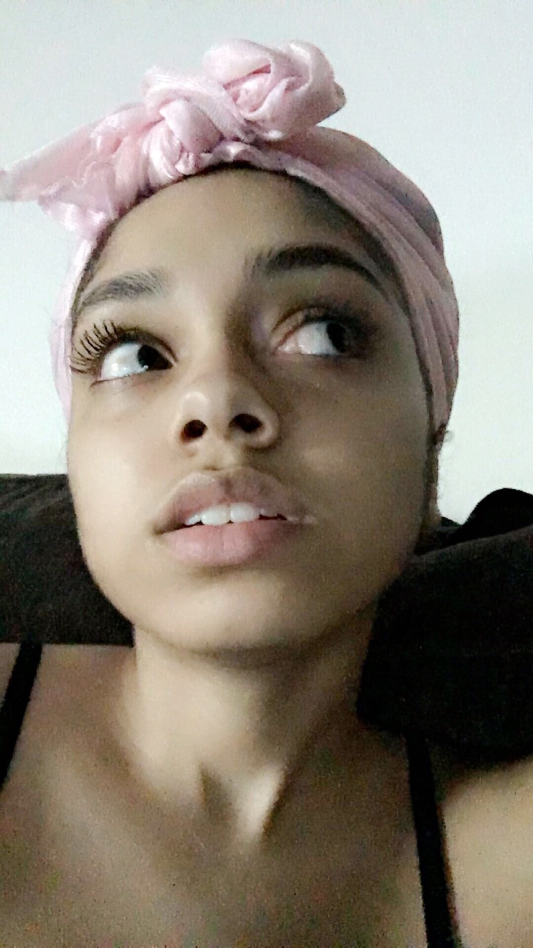 414lilj:  When mfs want you to be miserable like them but you too busy livin.  😍
