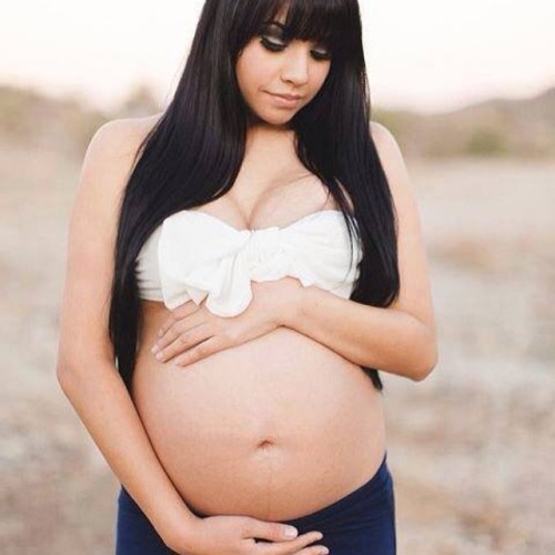 waitingtobefullfilled: I wanna have a preggo belly There is no greater honour than to cause one.