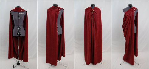 meltingpenguins: earthlyscum: can someone bring capes back into fashion we could all start wearing c