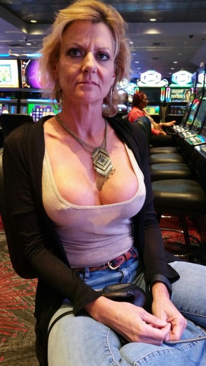 justmeafterthem: sigh4me:She loves to show off. Oh my goodness