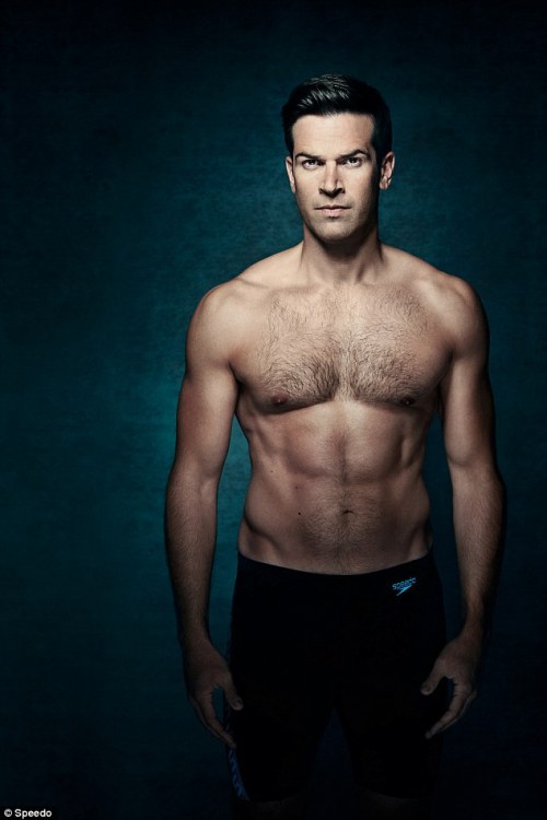 celebgosspb:  Gethin Jones flaunts his abs after following six week programme with Speedo http://wp.me/p35ujW-1dt