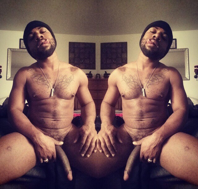 sexnthecloset:  www.sexnthecloset.tumblr.com 