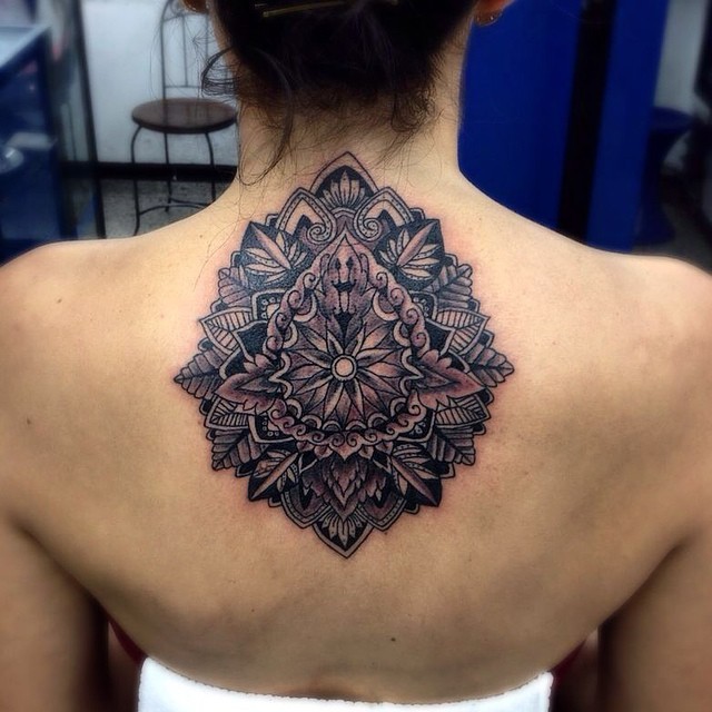 #tattoo #tatuaje #ink #gabrieldiaz #mandala #espalda #negro #sombras #black #venezuela