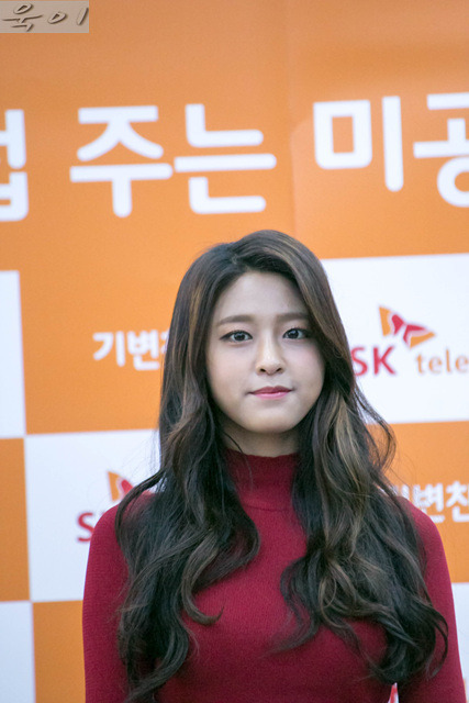 fuckyeahseolhyun: 욱이 | do not edit.