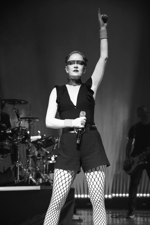 Shirley Manson and her band Garbage performing during the last week of the band&rsquo;s 20th Ann