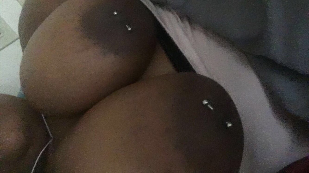 blissfulfellatio:  I love my areolas 😌