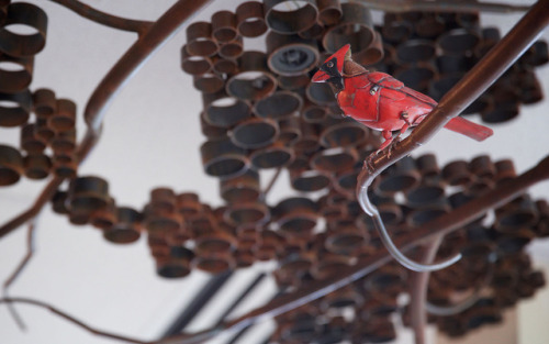 bluerhinostudio: Check out these beautiful mechanical clockwork birds and bent-metal stylized tree w