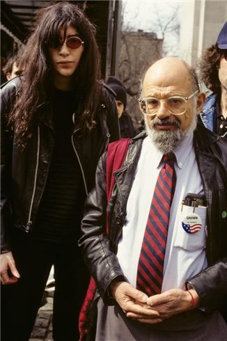 lost-roads:guerrillaoperator: Joey Ramone and Allen Ginsberg