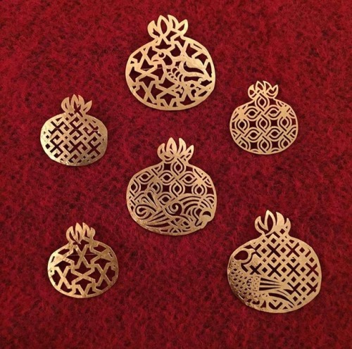 ortusnigenad: qozelqort:Pomegranate brooches by Armenian designer Narinée Tchilinguirian