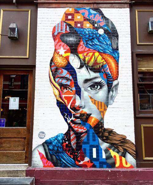 newyorkcityfeelings:  #audreyhepburn rules.. Fav mural in #nyc , what’s yours? By @scottlipps