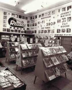 my-retro-vintage:Woolworth’s Record Department in Utica, NY      1958 