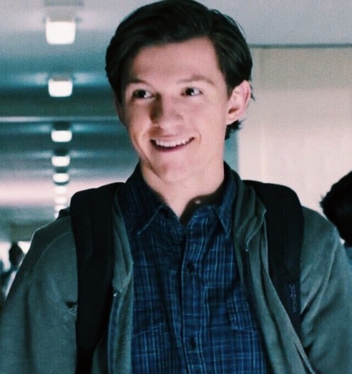 tom holland layoutsplease reblog or like if you save/use ✨ 