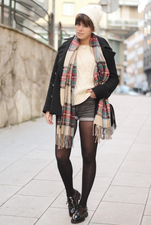 (via My Blueberry nights: PLAID SCARF)