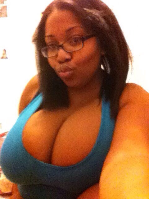 thickbeyondbelief:  Tittytuesday