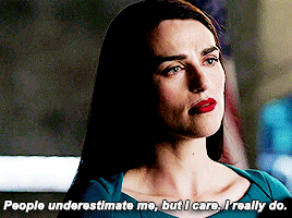 katie-mcgraths:Lena Luthor in season four:♡ episode three
