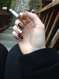 thc-kittyy:  I like my nails 