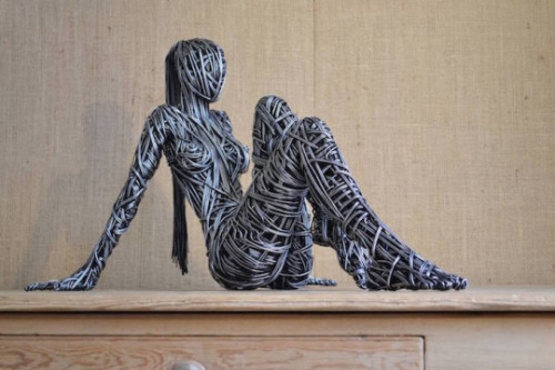 asylum-art:  Richard Stainthorp Wire Sculptures FacebookHere  a number of unique examples of art and expression. Today we get a look at some unique sculptures, which are put together by a stunning use of wire. Today we get a look at the Wire Sculptures