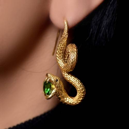 tapireye:Snake with Tsavorite Earrings by D and A Style