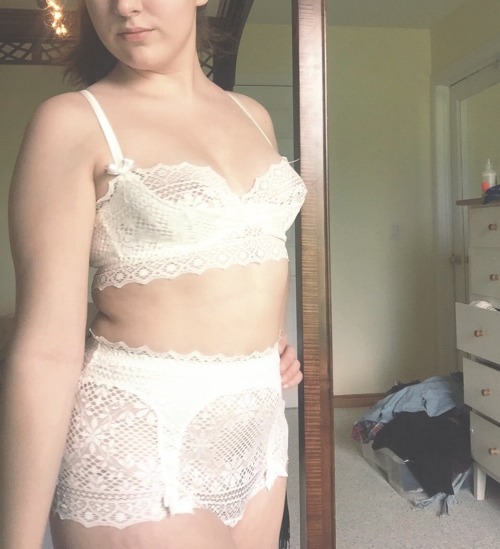 fourfeetteninonesock:  New set from Agent Provocateur 