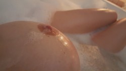 milakotik:  I thought taking a bath might clean up my dirty mind…didn’t work. ;)  Beautiful suckable nipple!!