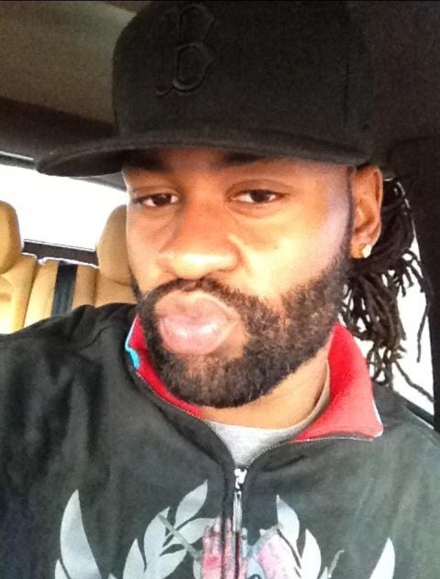 chadvic:  nakedmalecelebs1:  Brandon Spikes NAKED + SEX TAPE  Hi