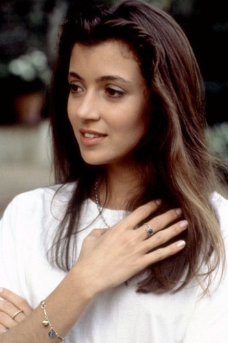 la-ksiezniczka:I’ve been in love with her ever since the first time I watched ferris buellers day off. Mia Sara is one gorgeous woman.