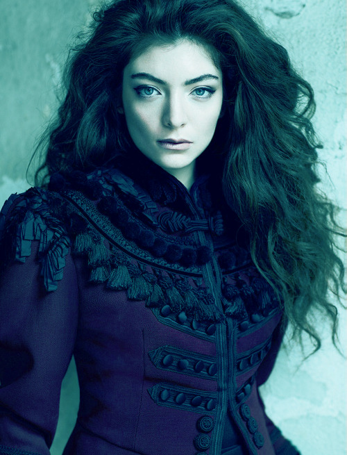 Lorde by  Chris Nicholls for Fashion Magazine Canada its-erva-venenosa.tumblr.com/ 