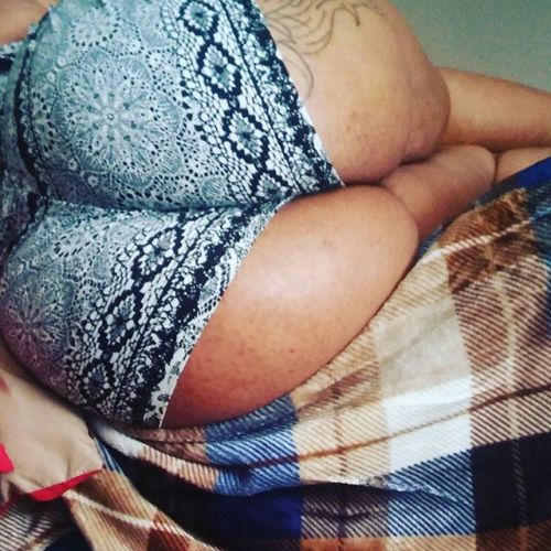 thickasses-n-thighs:HYDRO