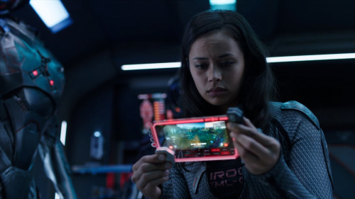 More Frankie Adams as Bobbie Draper - S2 of The Expanse.