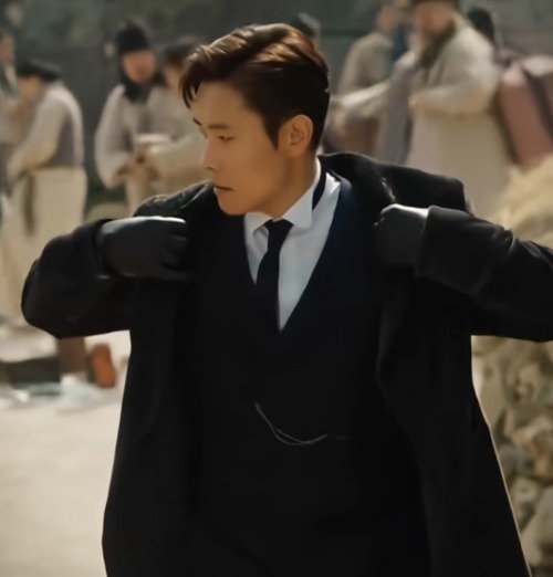 Byung-hun In Mr Sunshine Photo Dump.