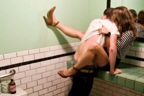 aflirtycouple: Wouldnt u love to walk in……and see your wife like this…..