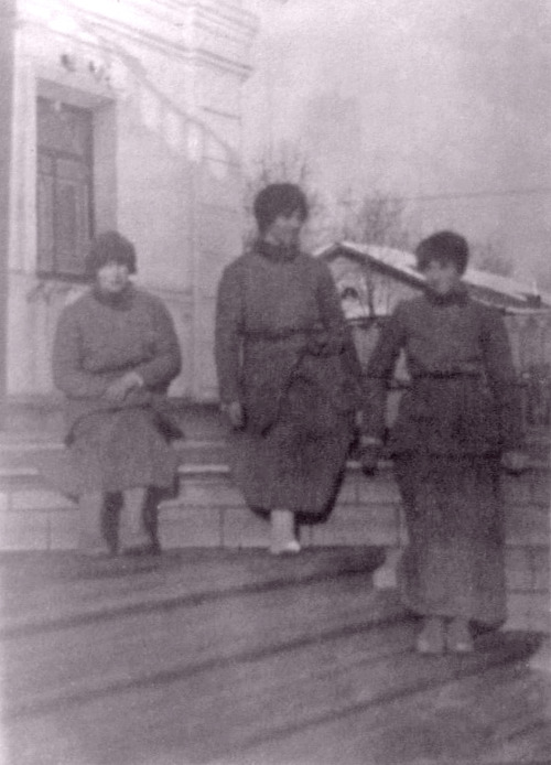 Anastasia, Olga and Tatiana in Tobolsk.