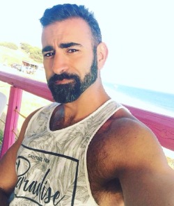 beardburnme:  lobeznnox Instagram