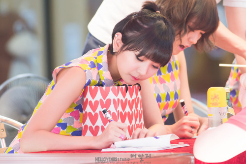 fyooyoung:130629 YooYoung @ Busan Fan Sign Eventcr : 버칼리