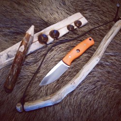 bushcraftczech:  #bushcraftportal#bushcraftportal_cz#bushcraft#bushcraftshop_cz#bushcraftshop#jubö#juböbushcraft#bowdrill#fire#knife#knives#bushcraftknives#paracord