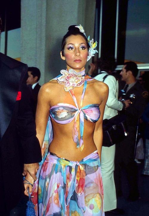 thefabuleststp:Cher wears Bob Mackie at the 46th Annual Academy Awards (1974).