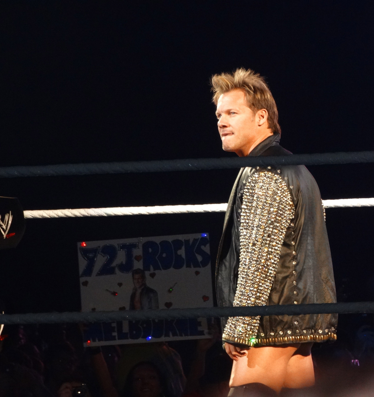 mindthegraveltrap:  Guess who went to WWE Live in Melbourne last night? It was awesome!