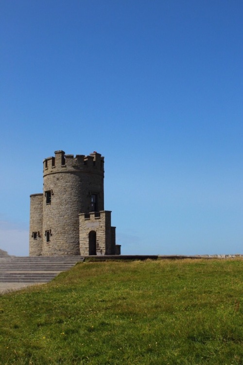 Cliffs of Moher || Ireland Instagram: emmaneagu