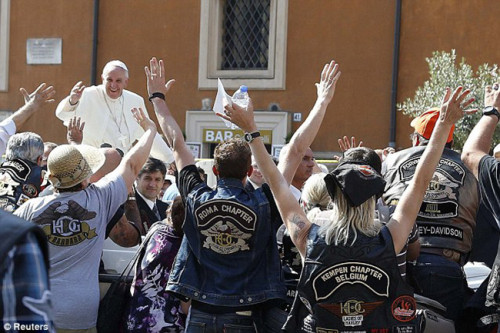 theflyingnarwhal:datcatwhatcameback:glenn-griffon:agoutirex:darkarcader:ch-ch-chianti:Pope Francis i