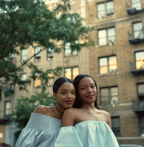 huffingtonpost:  Miranda Barnes’ photos “highlight the warmth and beauty that black women have always represented.” 