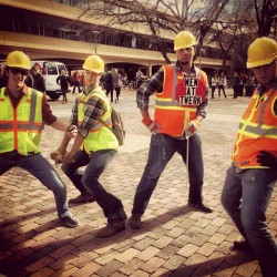 femalefitnessguru:  Construction workers