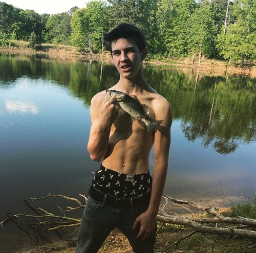 https://horniboisteenbois.tumblr.com/post/167066127790