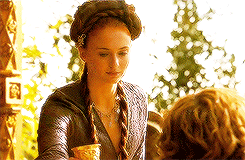 donottalktomeinthemorning:  alayneestone-archive-deactivate: Bring me my goblet!