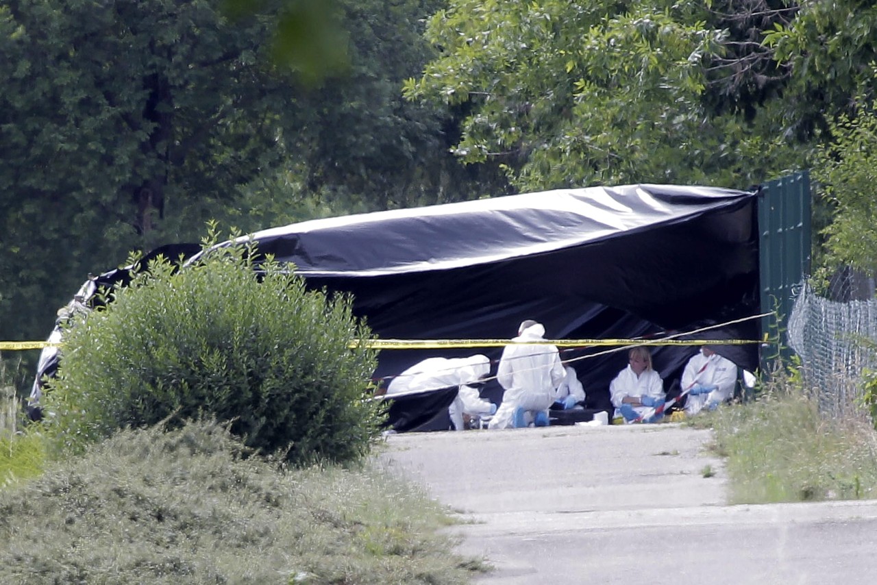 Un hombre decapitado y dos heridos en un atentado terrorista en Francia. Un auto con al menos dos personas ingresó en una fábrica francesa de gas de la ciudad de Isere y produjo una explosión. El ataque tiene el sello del ISIS, aunque no fue...