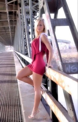 Sexy Legs And Girls In Sexy Dresses