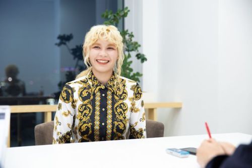 himanji: 『ダンベル』主演声優「ファイルーズあい」とは何者だ？　心にジョジョ「空条徐倫」を住まわせる彼女の素顔に迫ったロングインタビュー